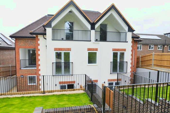 2 Bedroom Flat To Rent In Riddlesdown Road, Purley, CR8