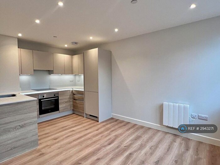 2 Bedroom Flat To Rent In Richmond House, Bournemouth, BH2