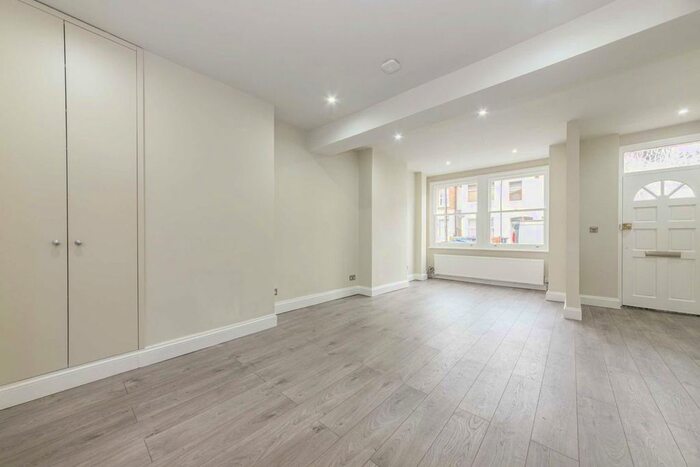 2 Bedroom Terraced House To Rent In Marian Road, London, SW16