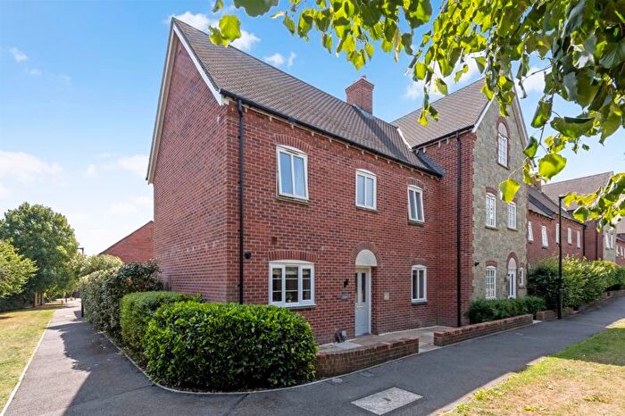 3 Bedroom End Of Terrace House For Sale In Badger Walk, Shaftesbury, SP7