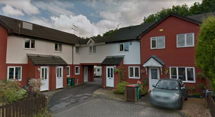 2 Bedroom Guest House To Rent In Silver Fir Square, Rogerstone, Newport, NP10