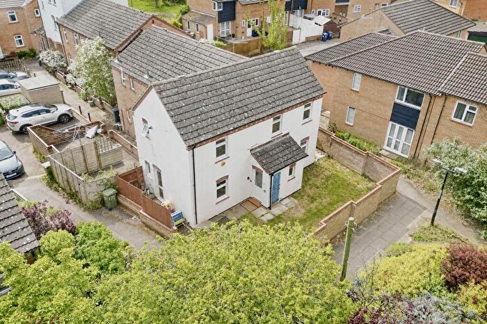 3 Bedroom End Of Terrace House For Sale In Minerva Way, Cambridge, CB4