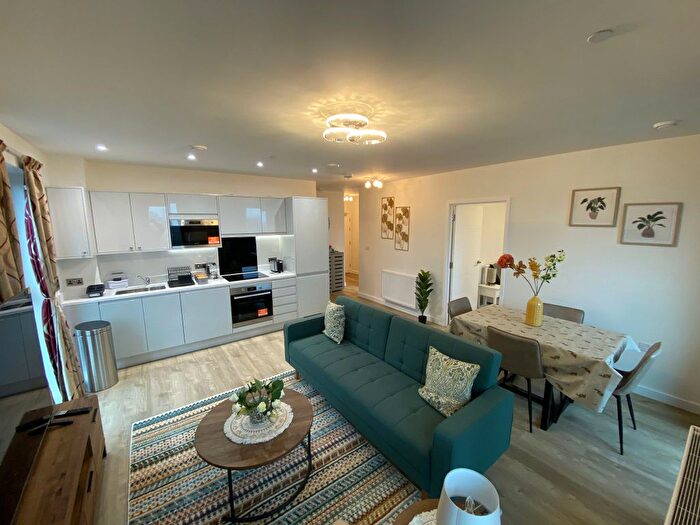 2 Bedroom Flat To Rent In Teal Road, Ilford, IG3