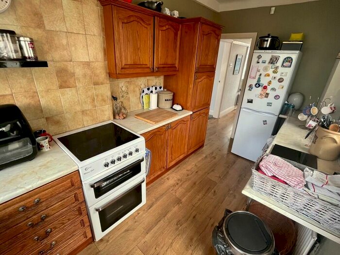 3 Bedroom SemiDetached House For Sale In Aintree Lane, Aintree, L10