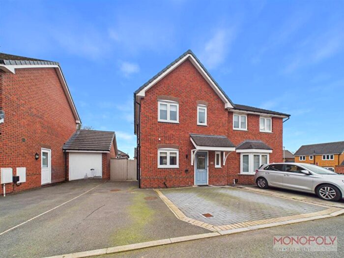 3 Bedroom Semi Detached House For Sale In Maes Gwyrdd, Gwersyllt, Wrexham, LL11