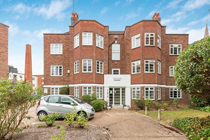 2 Bedroom Flat For Sale In St. Mark's Hill, Surbiton, KT6