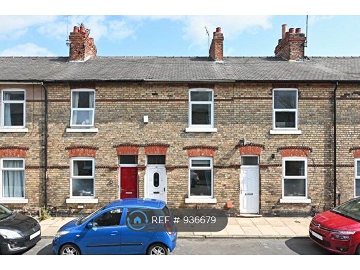 2 Bedroom Terraced House To Rent In Horner Street, York, YO30