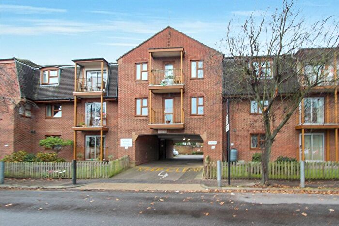 1 Bedroom Retirement Property For Sale In Chalkwell Park Drive, Leigh-on-Sea, Essex, SS9