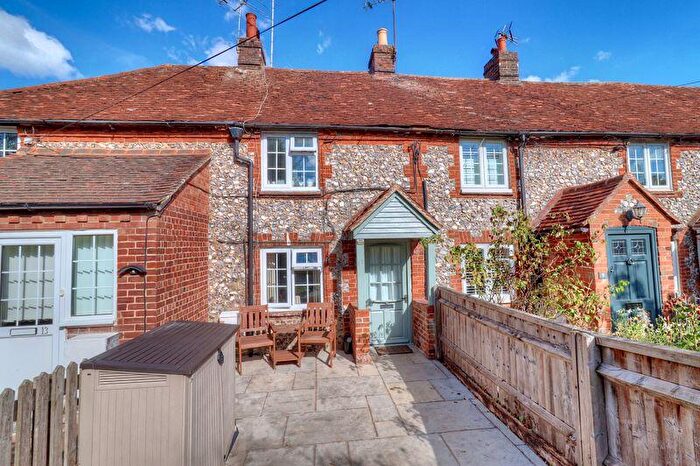 2 Bedroom Character Property For Sale In The Row, Lane End, HP14