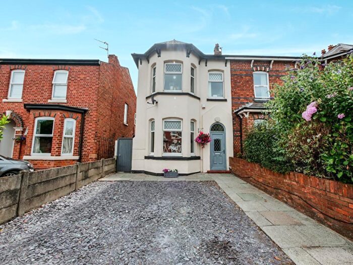 3 Bedroom End Of Terrace House For Sale In Upper Aughton Road, Birkdale, Southport, Merseyside, PR8