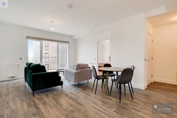 2 Bedroom Flat To Rent In Adlay Apartments, Millet Place, E16