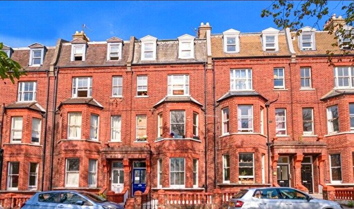 1 Bedroom Flat To Rent In College Terrace, BN2