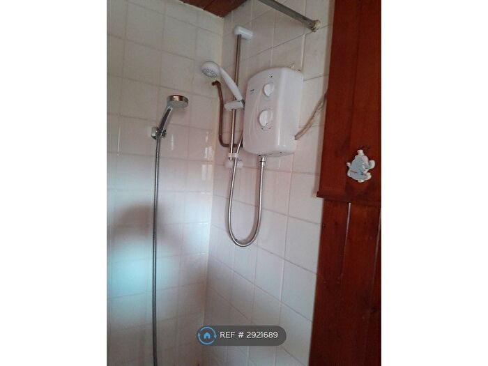 1 Bedroom Flat To Rent In Cowcaddeans, Glasgow, G4