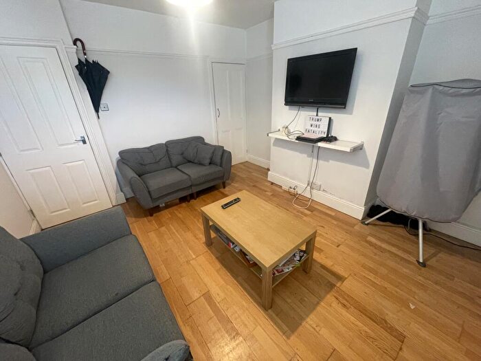 4 Bedroom Terraced House To Rent In Spare Room Available, LN1