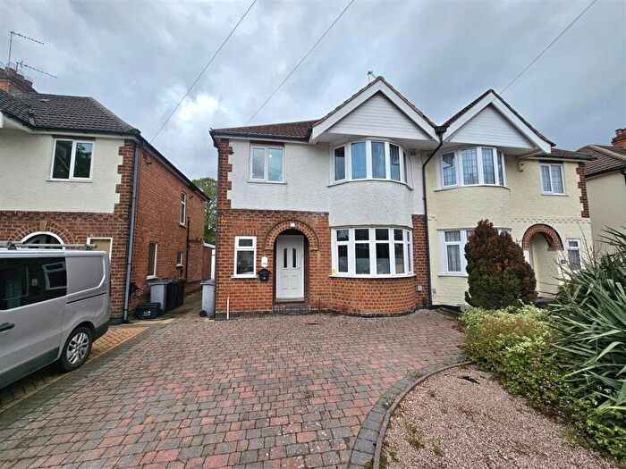 3 Bedroom Semi Detached House For Sale In Sandy Hill Road, Shirley, Solihull, B90