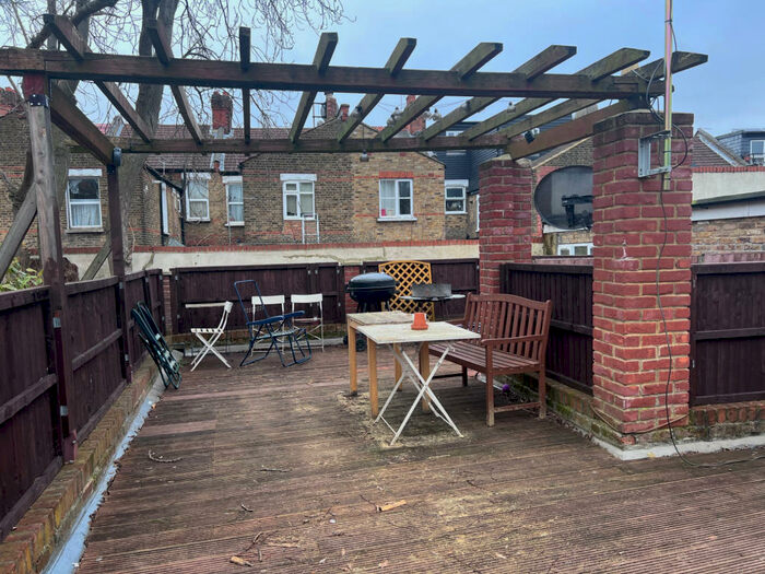 1 Bedroom Flat To Rent In Olive Grove, Turnpike Lane, N15