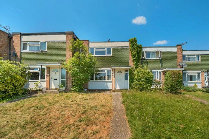 2 Bedroom Terraced House To Rent In High Wycombe, Buckinghamshire, HP13