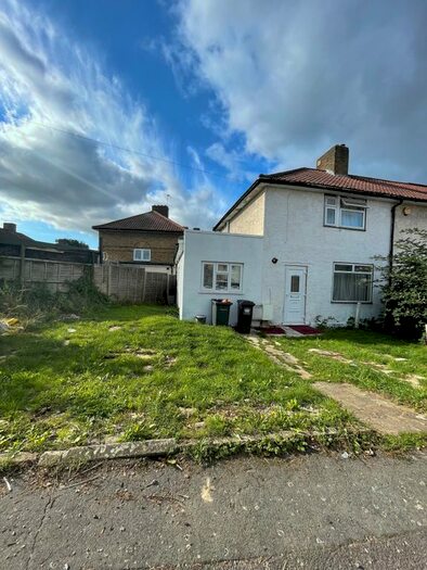 4 Bedroom End Of Terrace House To Rent In Bedivere Road, Downham Bromley BR1