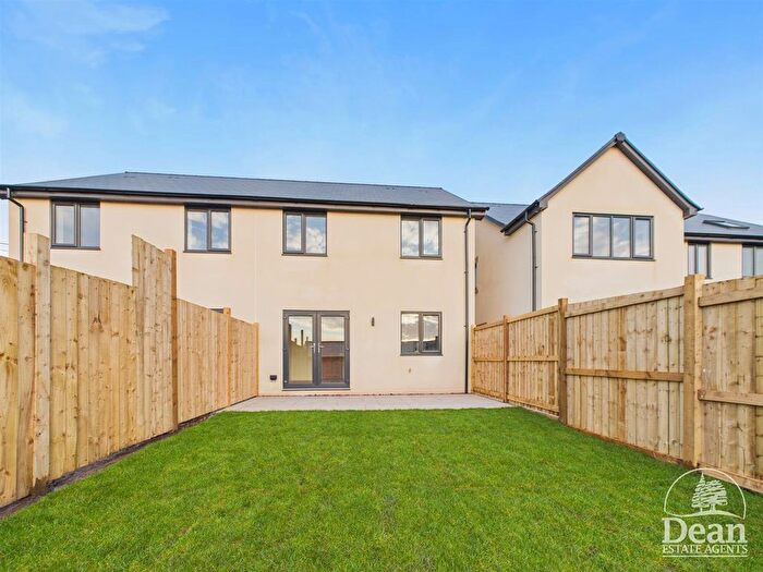 3 Bedroom Semi-detached House For Sale In Netherend, Woolaston, GL15