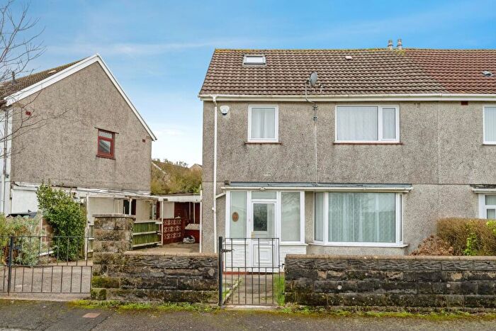 3 Bedroom Semi Detached House For Sale In Eppynt Road, Penlan, Swansea, SA5