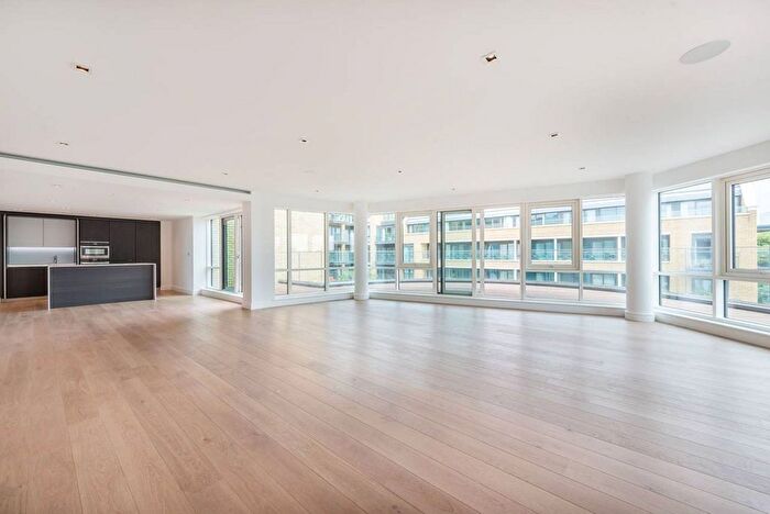 3 Bedroom Penthouse To Rent In Kew Bridge Road, Brentford, TW8