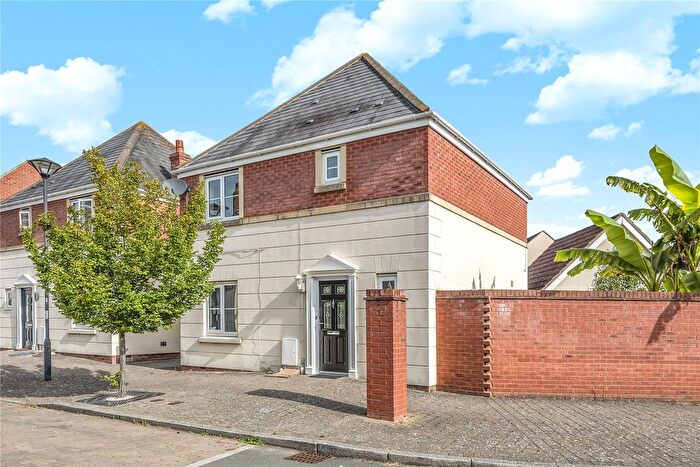 3 Bedroom Detached House For Sale In Hartington Road, Oakhurst, Swindon, SN25