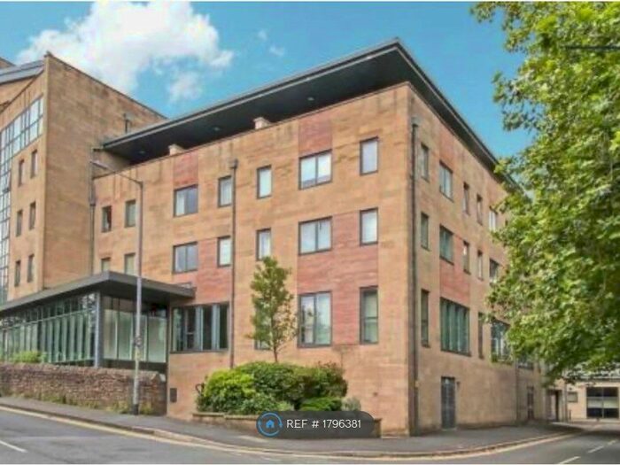 2 Bedroom Flat To Rent In Court View House, Lancaster, LA1