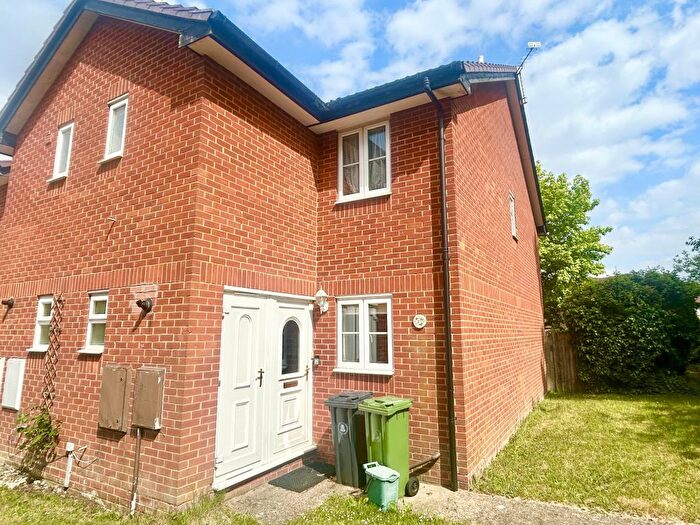 2 Bedroom Semi-Detached House To Rent In Frimley, Surrey, GU16