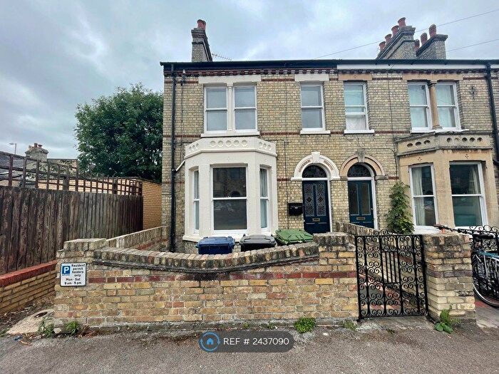 3 Bedroom Flat To Rent In Humberstone Road, Cambridge, CB4