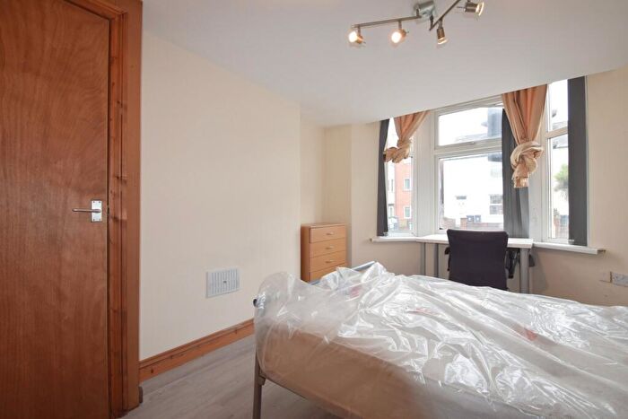 7 Bedroom House To Rent In North Road, Cardiff, CF10