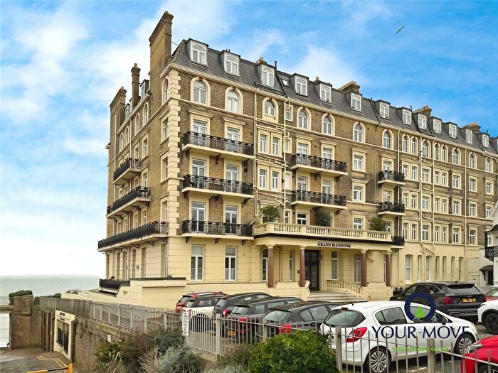 2 Bedroom Flat For Sale In Queens Gardens, Broadstairs, Kent, CT10