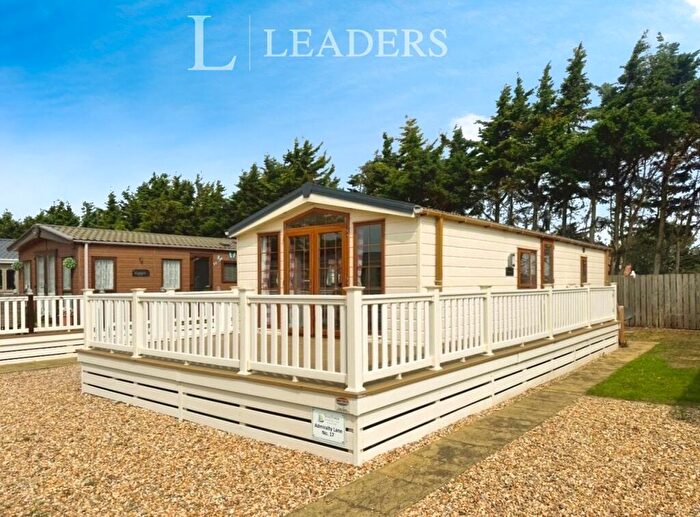 2 Bedroom Mobile Home For Sale In Melville Road, Southsea, Hampshire, PO4