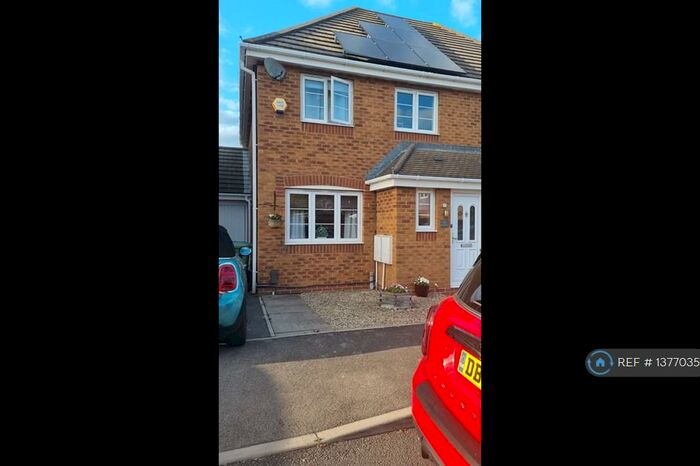 3 Bedroom Semi-Detached House To Rent In Bosuns Close, Fareham, PO16