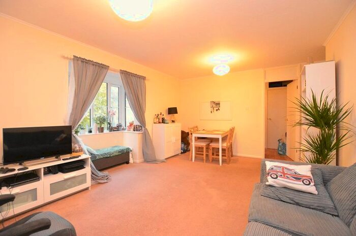 1 Bedroom Flat To Rent In Jasmin Close, Northwood, HA6