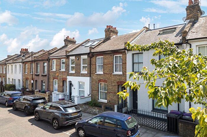 3 Bedroom Property For Sale In Cold Harbour, Isle Of Dogs, E14