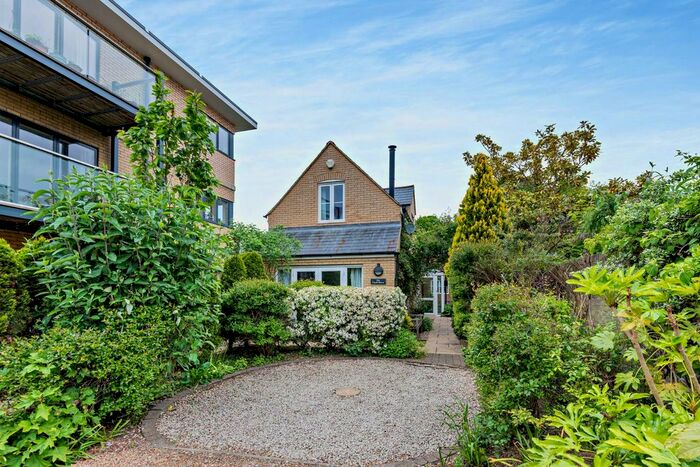 3 Bedroom Detached House To Rent In Long Road, Cambridge, Cambridgeshire, CB2