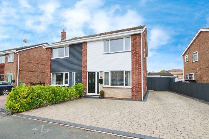 3 Bedroom Semi-Detached House For Sale In Myrtle Avenue, Selby, YO8