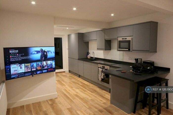 2 Bedroom Flat To Rent In Cambray Road, London, SW12