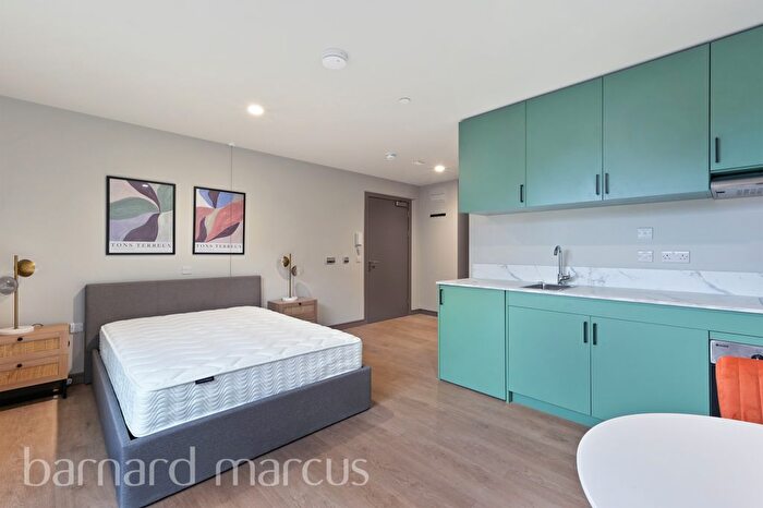 Studio To Rent In Victoria Road, Feltham, TW13