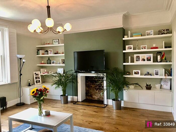 2 Bedroom Apartment To Rent In Wickham Road, London, SE4