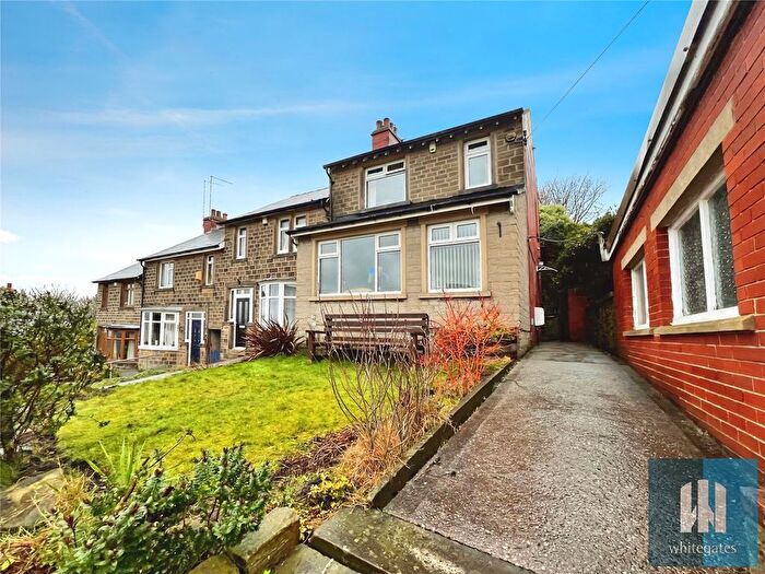 2 Bedroom Terraced House For Sale In Close Hill Lane, Huddersfield, HD4