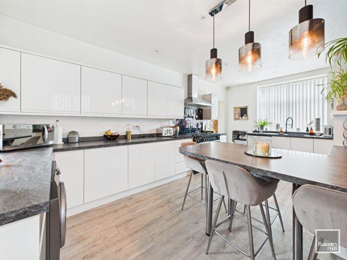 4 Bedroom Detached House For Sale In Cromer Road, Hellesdon, NR6