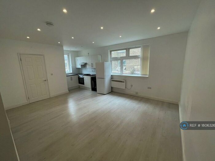 Studio To Rent In Myron Place, London, SE13