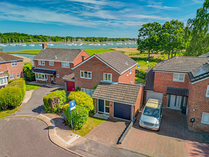 4 Bedroom Detached House For Sale In Mariners Close, Hamble-le-rice, Hampshire, SO31