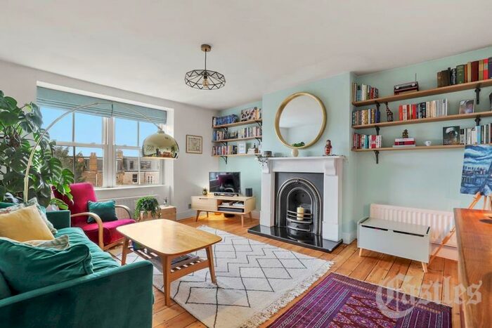 2 Bedroom Flat To Rent In Mount View Road, Stroud Green, N4