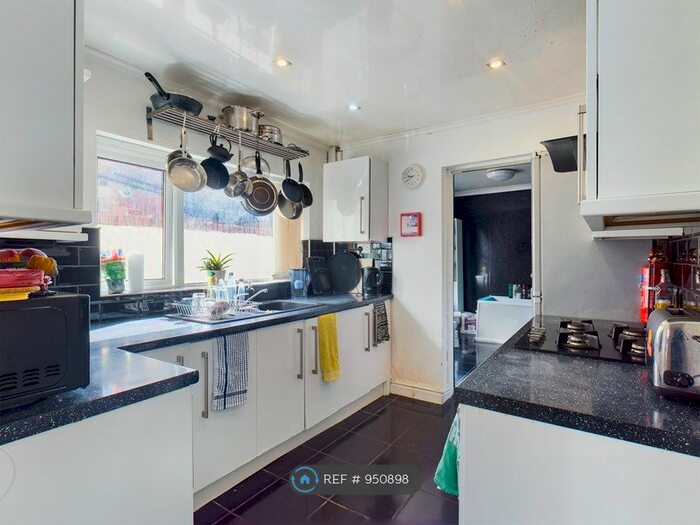 4 Bedroom Terraced House To Rent In Kelso Road, Liverpool, L6