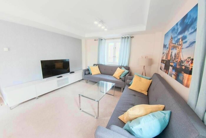 2 Bedroom Flat To Rent In Pennington Court, Rotherhithe Street, London, SE16