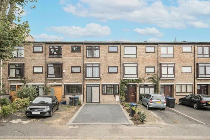 4 Bedroom Property To Rent In Leopold Terrace, Dora Road, London, SW19