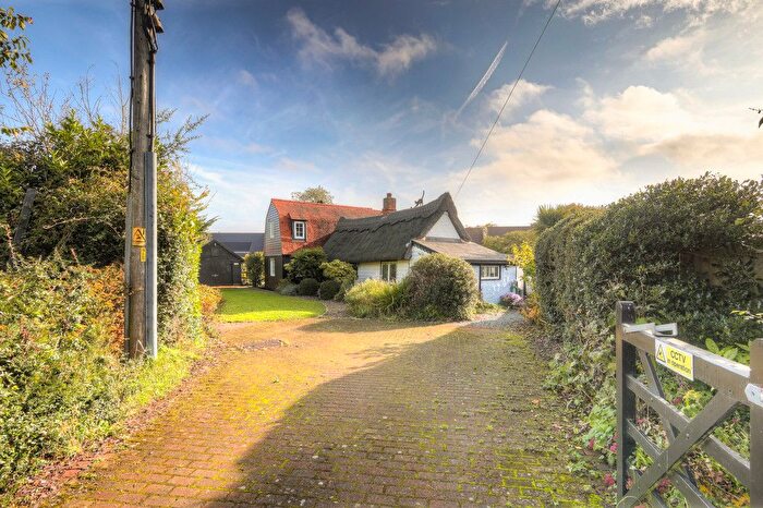 3 Bedroom Cottage For Sale In Surrey Lane, Tiptree, CO5