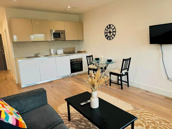 1 Bedroom Flat For Sale In Mondial Way, Heathrow, UB3